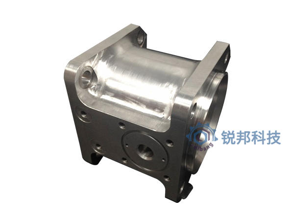 CNC加工中心應該怎樣保養(yǎng)？